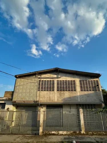 (lc) Oportunidad Industrial Estratégica En Valencia Galpón Con Línea De Producción Activa