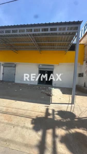 Local Comercial con Terreno en la Av la Limpia al lado de DAMASCO