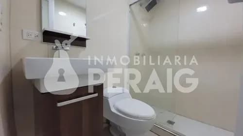 Alquiler De Local Comercial En Los Chaguaramos / 120m2 / (ff)
