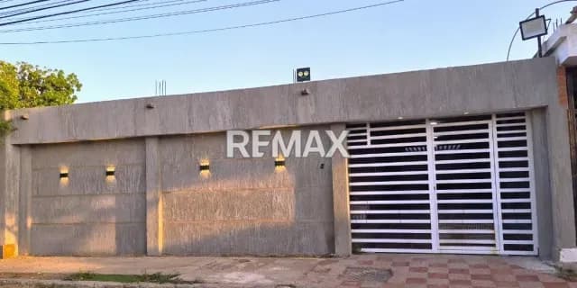 CASA EN VENTA URB. MARA NORTE