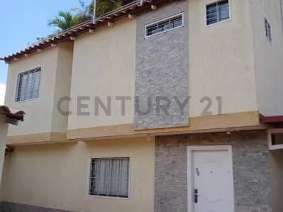 Tonw House Conjunto Residencial La Esmeralda,isla de Margarita