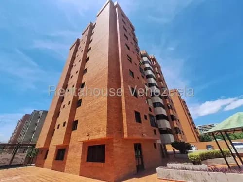 Maritza Lucena Vende Elegante Apartamento Al Este De Barquisimeto, Cód. 26-5802, Perfecto Para El Día A Día, Espacios Diseñados Para El Confort Y La Privacidad.