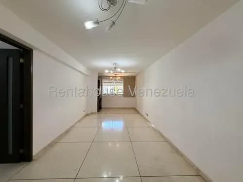 Apartamento En Alquiler En La Florida Remodelado Sin Muebles / Rf
