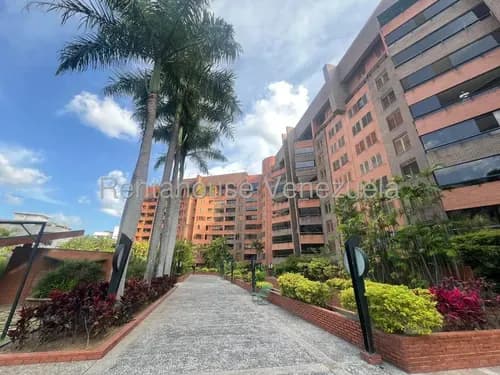 Exclusivo Apartamento En Los Chorros: Vista Al Ávila, Pozo De Agua Y Amenidades De Lujo #26-4016 - Darlys