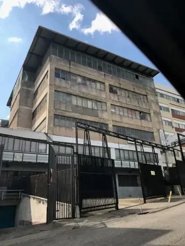 Galpones En Alquiler - Boleita Norte 700 M2