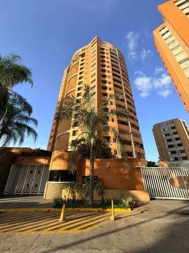 Np Apartamento En Venta Res. Mandalay Suites Urb. Valle Blanco Código 332147
