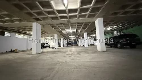 Galpón En Alquiler Los Ruices Sur Sótano Industrial Con Rampa Y Montacarga #26-21073 Magaly