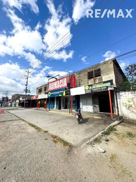 Terreno con Locales en Venta Sabana Grande Zona Norte - Barquisimeto