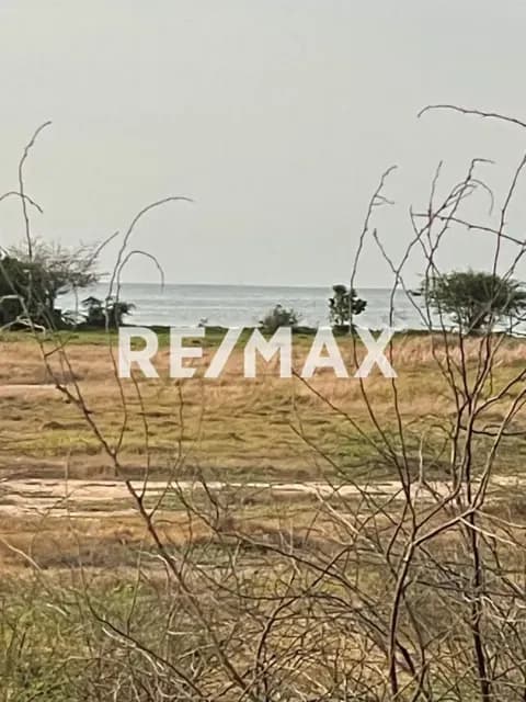 EN VENTA TERRENO LA CAÑADA DE URDANETA