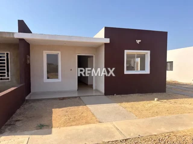 Casa a estrenar conjunto cerrado