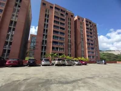 Exclusivo PH Remodelado en Alquiler Urb. El Encantado. El Hatillo