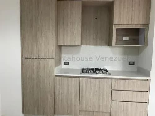 Gabriela Irastorza Ofrece En Alquiler Este Espectacular Apartamento En Exclusiva Zona Del Este De Barquisimeto, Cod 26 14490, Lujoso Con Aire Integral En Optimas Condiciones.