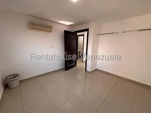 Bello Y Acogedor Apartamento En Venta Ubicado En Zona Centro Oeste De Barquisimeto, Cerca Av Pedro León Torres.