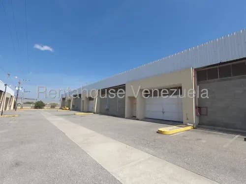 % Rafael Gamarra Ofrece En Venta Sensacional Galpon En Barquisimeto Zona Estrategica, 2f6695, En Optimas Condiciones, Con Todos Los Servicios Basicos, Ampio, E Impecable.