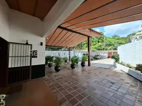 A Precio De Oportunidad Casa En Venta En El Limon, S/ El Piñal, 1165 Mts, Amoblada Y Planta Electrica Total 26-13244 More