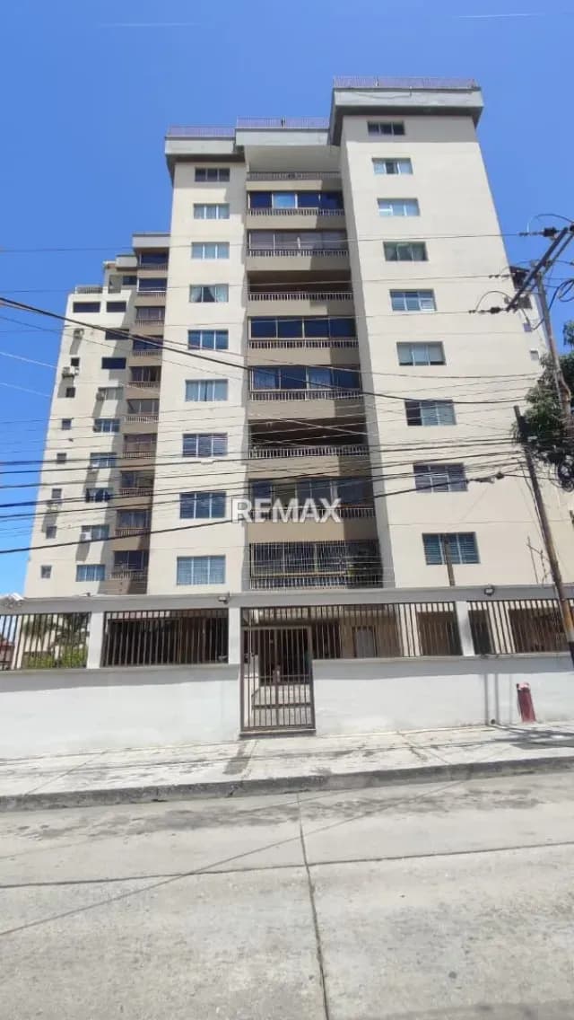 Apartamento en venta en la Urbanización Carabobo, a pocos metros de la Avenida Bolivar Norte y la Viña