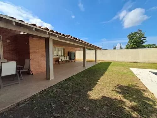 Casa A Remodelar Con Amplios Espacios Patio Y Piscina Conjunto Cerrado