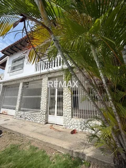 Se vende casa en Urb el remanso. Santa Cruz