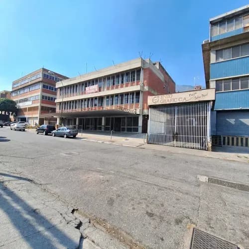 Venta De Edificio Industrial Mantenido En La Urbina