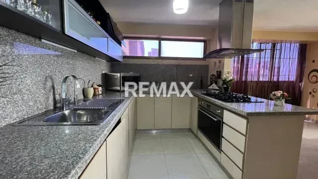 APARTAMENTO AMOBLADO EN LA COTORRERA AVENIDA EL MILAGRO