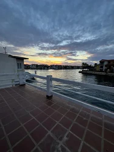 El Faro Bienes Raices Ofrece Casa De 2 Niveles Ubicada En Casas Botes A