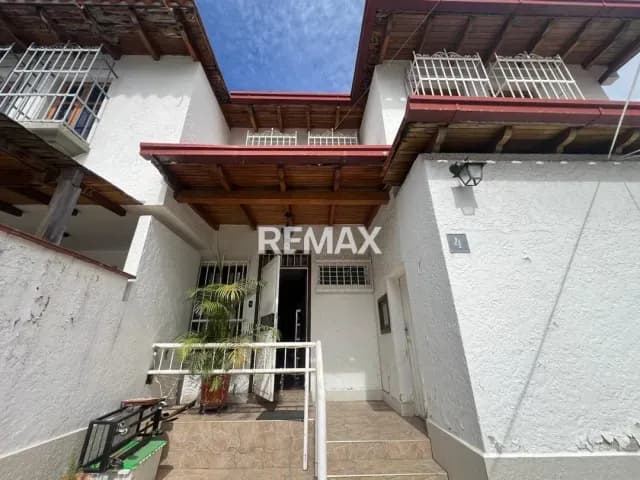 CASA EN VENTA - LOS DOS CAMINOS