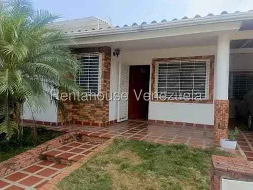 Maritza Lucena Vende Hermosa Casa En Cabudare, Fácil Acceso A Diversidad De Comercios, Pisos De Porcelanatos, Cocina En Mampostería, Vigilancia 24/7.