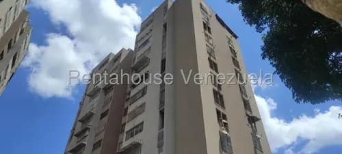 Amplio ,cómodo Y Luminoso Penthouse En Venta, De 290.91 Mts2, Con Muy Buena Distribución De Espacios En El Paraiso Mls #26-15072