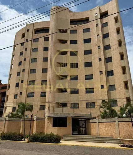 Av-1521 Zona Norte Penthouse Edificio Claudia Cristina Urbanizacion Zapara Ii