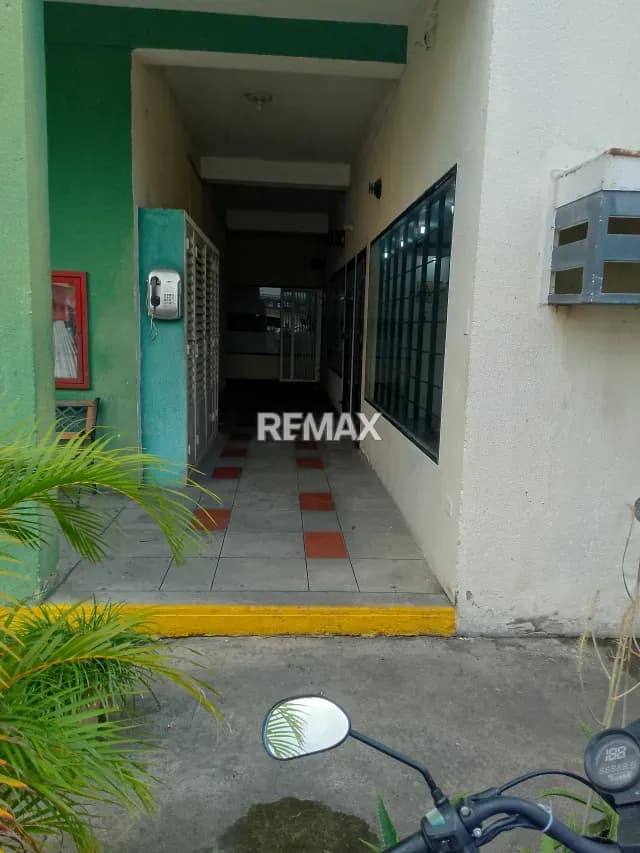 En venta local Comercial N-35 ubicado en el Centro Comercial Aero Club