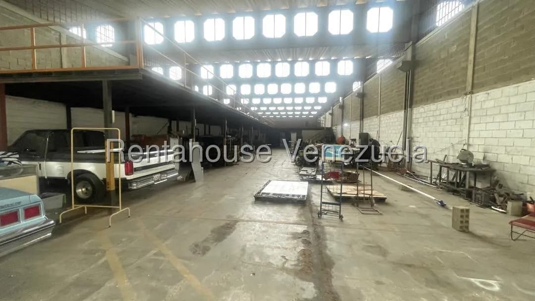 Comercial (Galpon - Deposito) en Venta en Zona Industrial 2, Lara