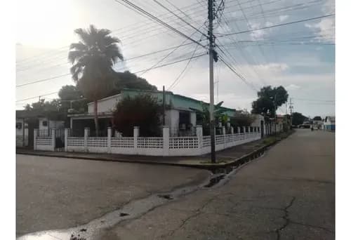 Casa Y Terreno En Sector San José Centro De Barinas Ve16-015sj-gpac