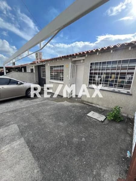 En venta casa ubicada en lomas de Santa Sofía. Araure.