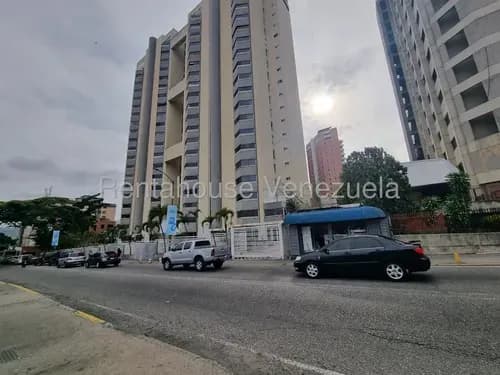 Exclusivo Local En Alquiler. Los Dos Caminos # C.h