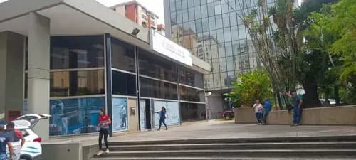 Alquiler Oficina La Urbina Al Lado Del Fórum Vía Principal (wsz)