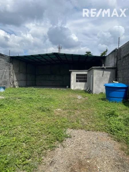 Atractivo terreno en venta a unos metros de la Av las lágrimas