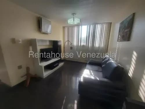 Ammp Bello Apartamento En Alquiler De 2 Habitaciones Y 1 Baño Con 1 Pto De Estacionamiento. Totalmente Amoblado,