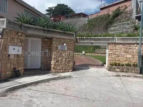 Casa En Venta Prados Del Este 23-33085 Mc
