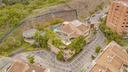 Casa En Venta En El Mirador De Los Campitos #23-31435. (ip)