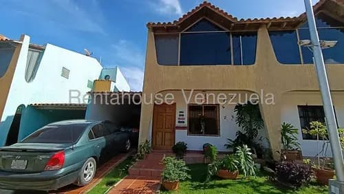 Th Dúplex En Guacuco: A Tan Solo 7 Minutos Caminando Hasta La Playa Guacuco Encontrarás Este Conjunto Muy Particular Con Pozo De Agua, Piscina Y Área Social. Excelente Opción Para Vacacionar. Mas