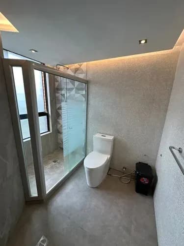 En Venta Pent House Amoblado Urb. El Bosque. *res. Vulcano.* Consta De: 255m2 - 04 Habitaciones - 05 Baños -6 Estacionamientos Amplia Sala - Cocina Empotrado - Amplia Terraza - Amoblado. An