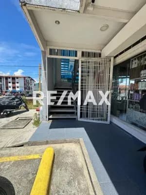 SE ALQUILA LOCAL COMERCIAL EN EL C.C DORAL , AV FERRERO TAMAYO