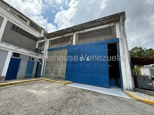 Galpón De Uso Industrial De 300 Mts2 En Venta En Guatire. Luis Infante 26-4905
