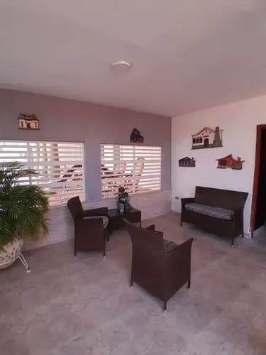 Dr Casa Quinta En Urb El Morro 2 San Diego Posee Planta Eléctrica, Agua De Pozo Propio, Anexo, Parrillera, Salón De Fiestas, Patio, Lista Para Habitar