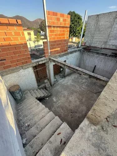Amplia Propiedad En Las Clavellinas Trigal Norte - Obra Gris $75.000 (solo Clientes) Rsc-inp