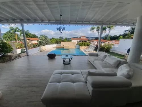 Casa En Venta Urb.la Viña Venezuela 1.456 Mts2. F. R