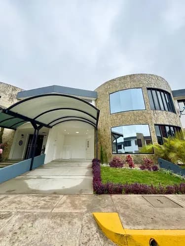 Casa En La Castellana, Urbanización Anaru