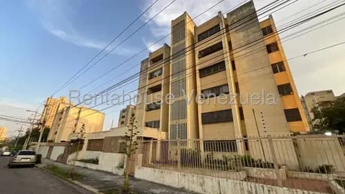 Apartamento En Venta En Urb Zapara