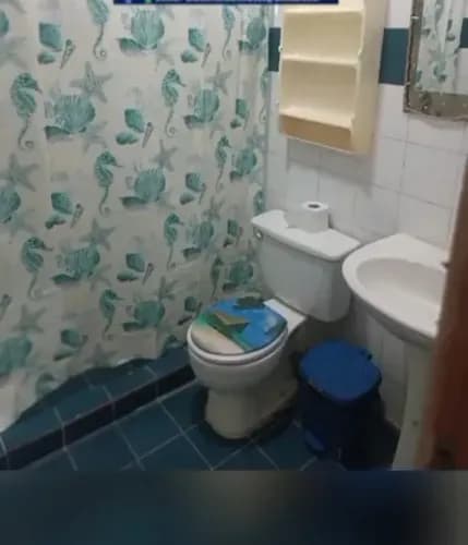 Ofrece Lujosa Casa En Altos De Guataparo 1.600 Construcción (3 Plantas) Amoblada Cocina Rossetti 6 Habitaciones Habitación Principal Con Amplio Vestier Para Dama Vestier De Hombre Aparte 1