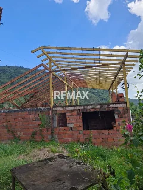 Se vende terreno medidas 300 metros² con costruccion en salomon